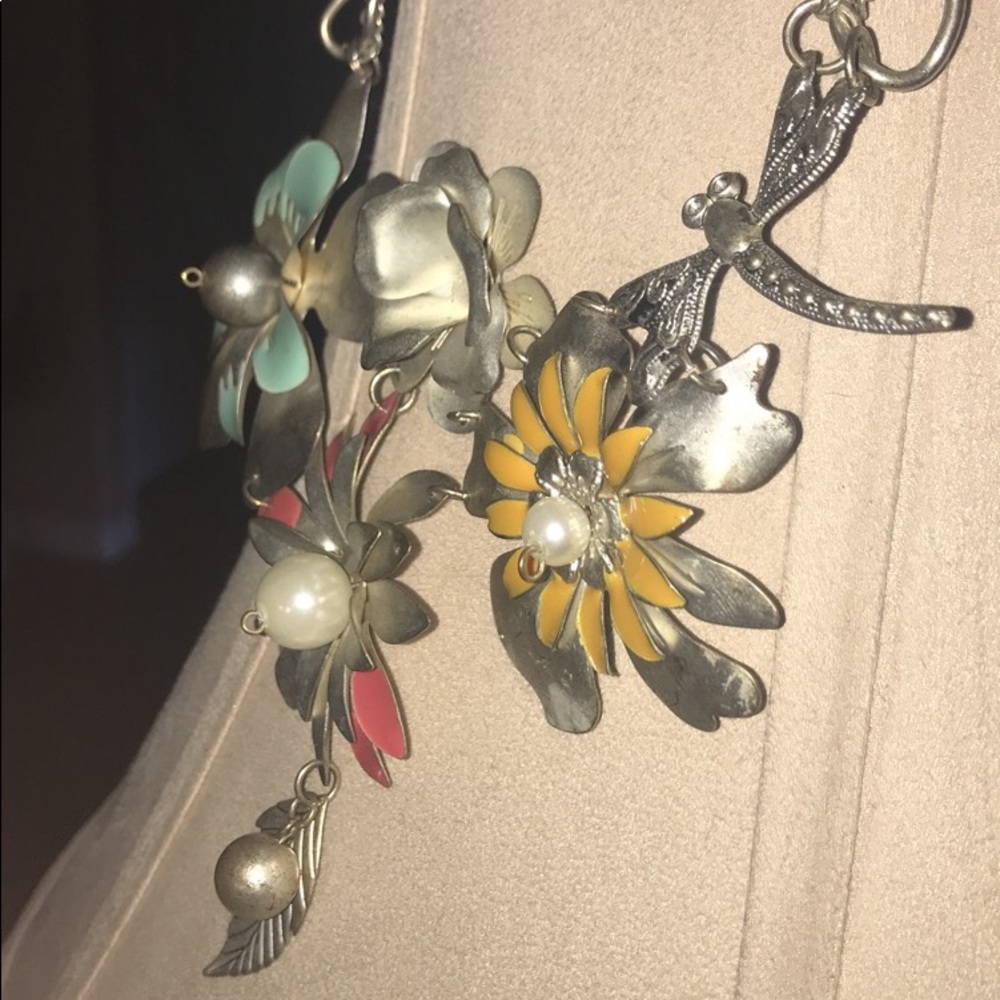 Flower Necklace - Picture 2 of 3